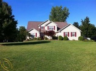 11024 Waterside Dr, Davisburg, MI 48350
