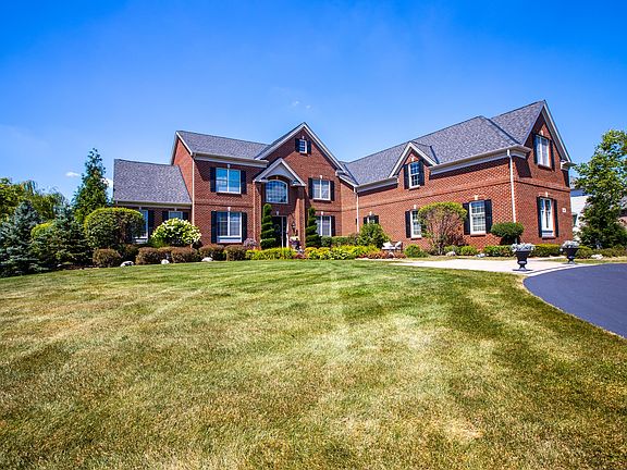 3rd image of 48 Wood Oaks Dr
