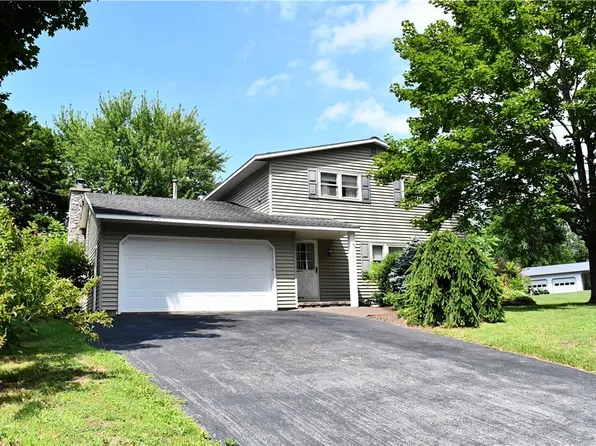 2471 Candlewick Ln, Marcellus, NY 13108