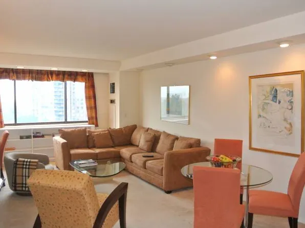 27010 Grand Central Pkwy APT 9F, Floral Park, NY 11005