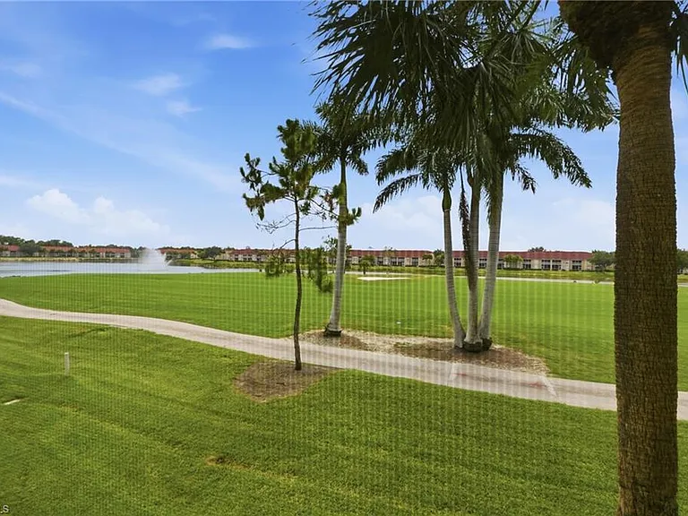 2710 Cypress Trace Cir #3021 — Photo 32