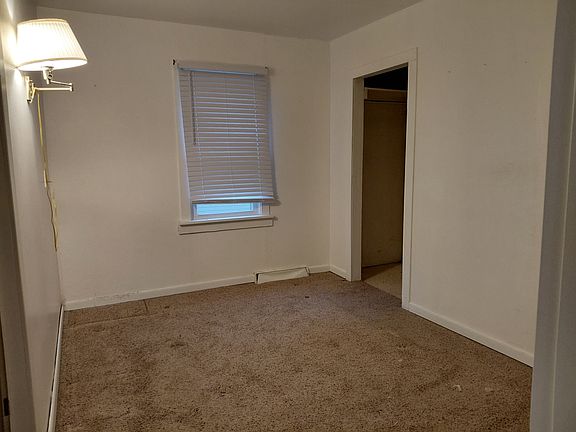 3rd image of 723 N Hunt Ave