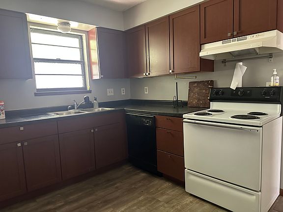 4th image of 433 Missouri St