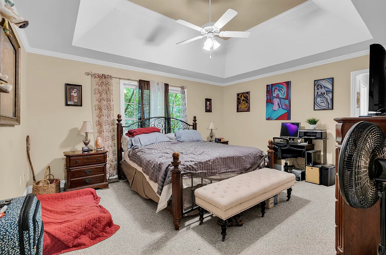 4 bed, 1755 sqft, $2,300 — Photo 3