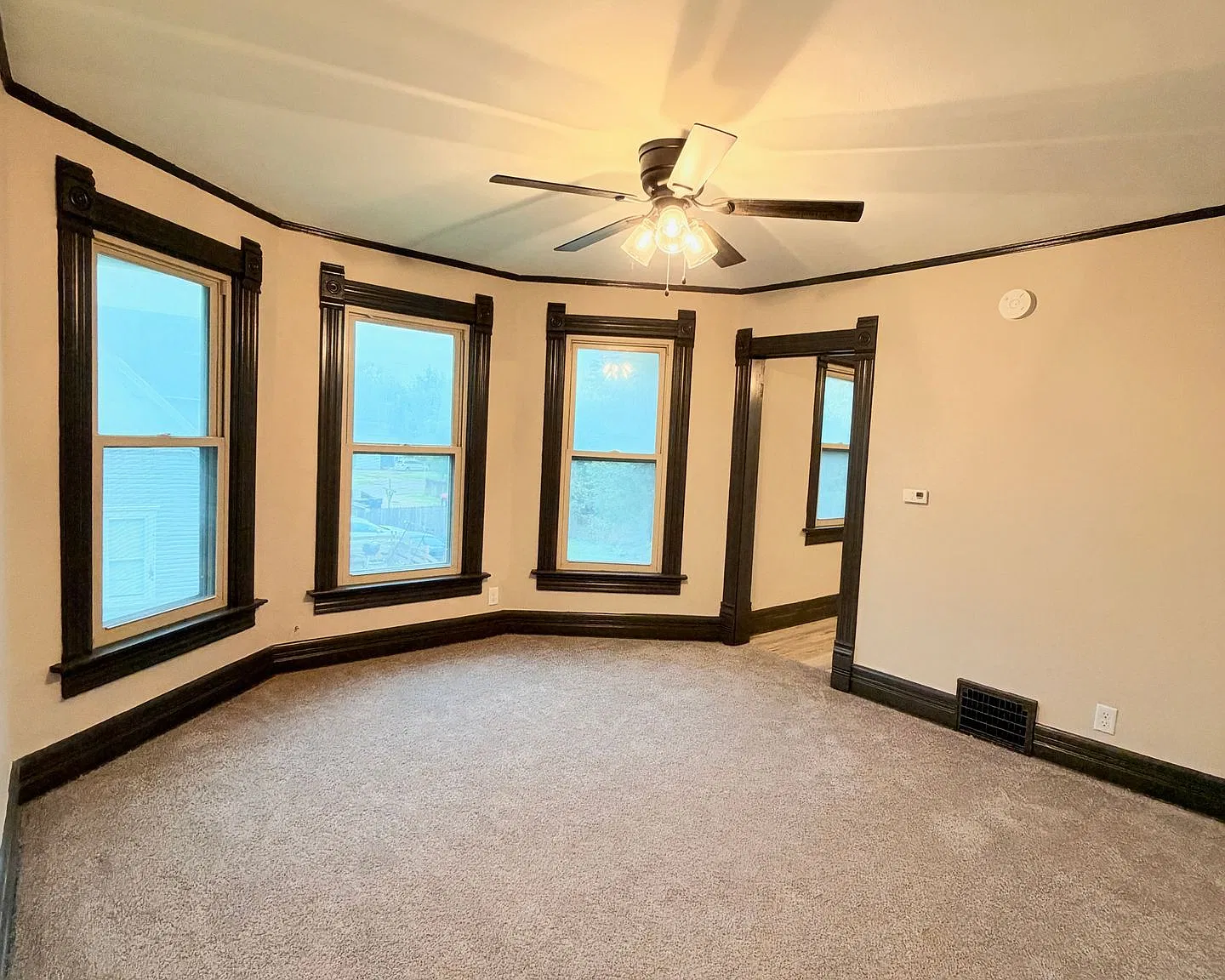 1315 W Court — Photo 1