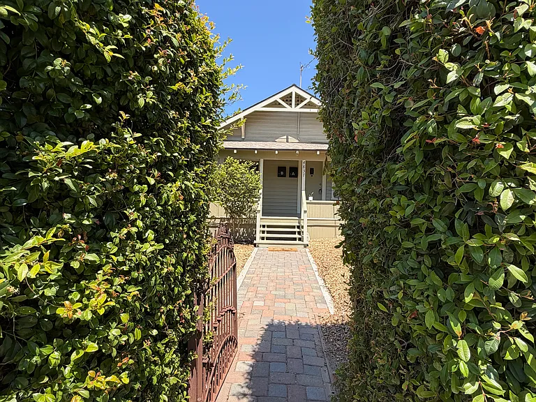 4837 Schuyler Ave — Photo 7