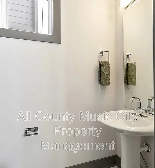 1507B 14th Ave N — Photo 19