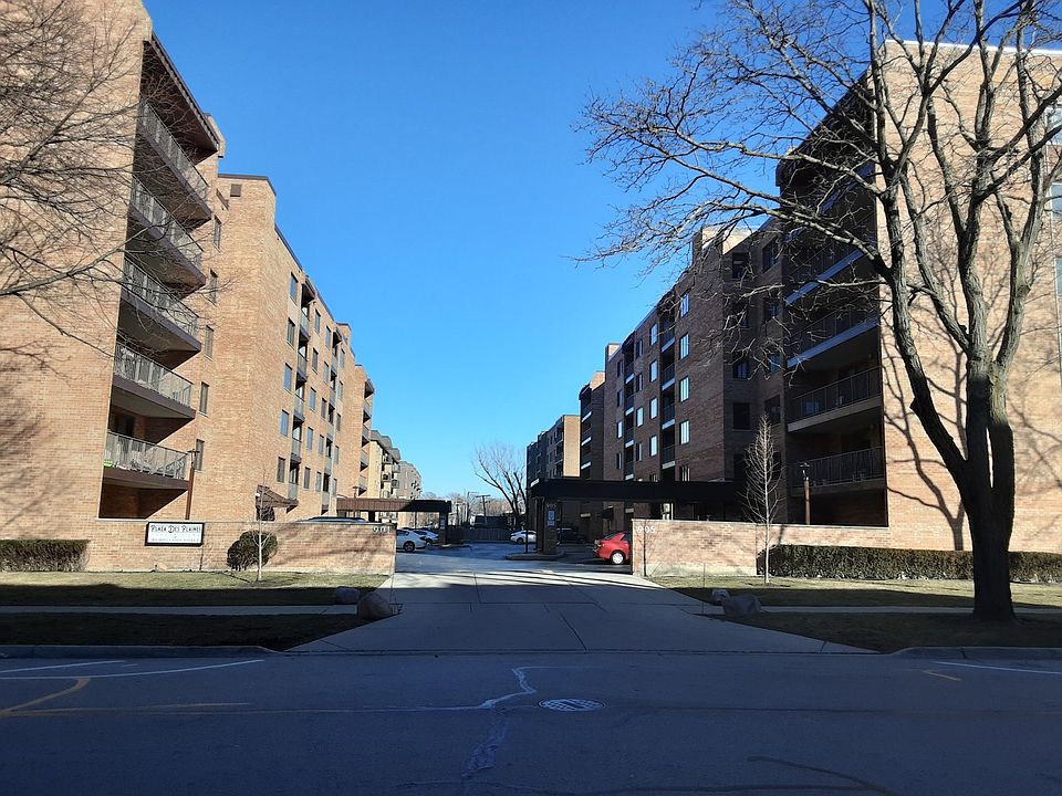 1st image of 905 Center St Unit 309