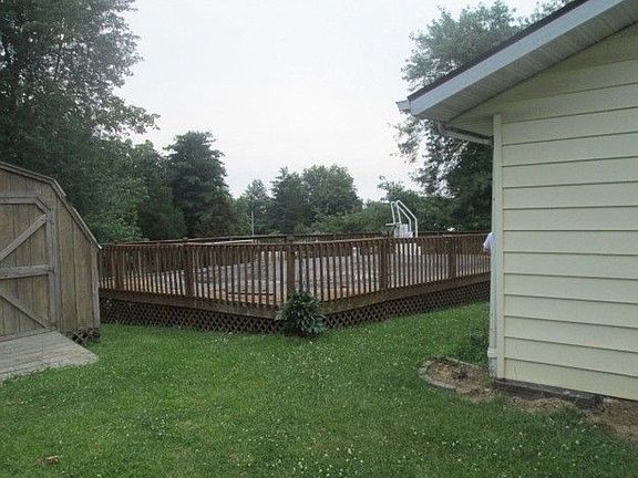 5th image of 102 Watkins Dr