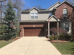 38899 Cheshire Dr, Northville, MI 48167
