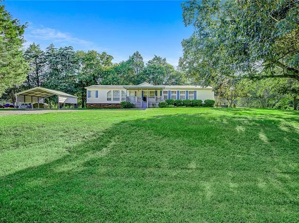 425 Knotty Pine Cir, Salisbury, NC 28146