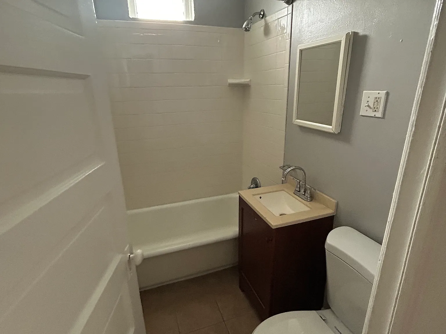 1 bed, 950 sqft, $1,090 — Photo 2