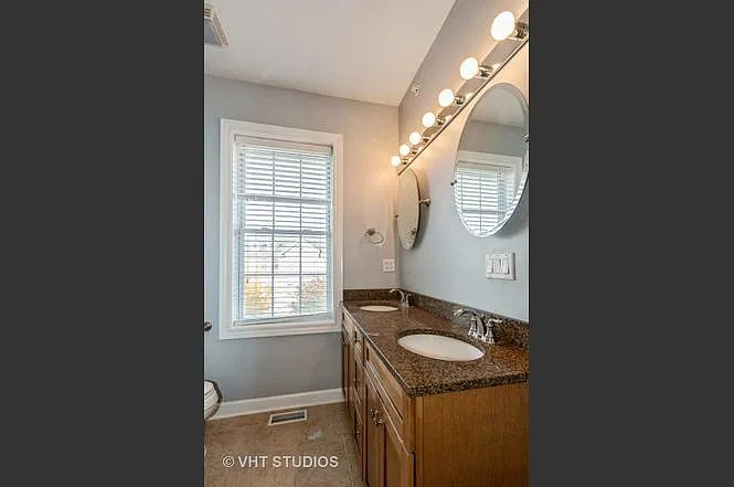 3 bed, 2.5 bath, 2600 sqft, $5,500 — Photo 3
