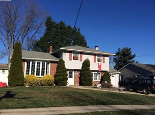 135 Cedar Ave, Woodlynne, NJ 08107