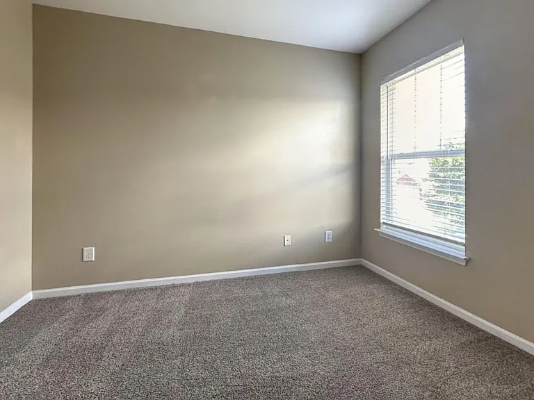 131 Red Leaf Blvd — Photo 8