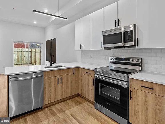 5th image of 923 W Susquehanna Ave #B