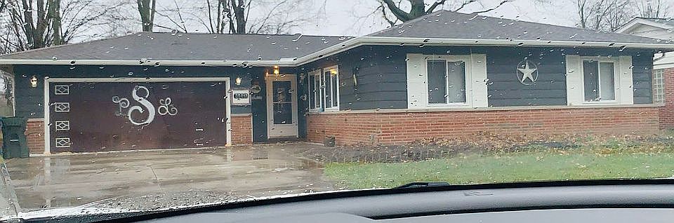 1st image of 28413 Holly Dr