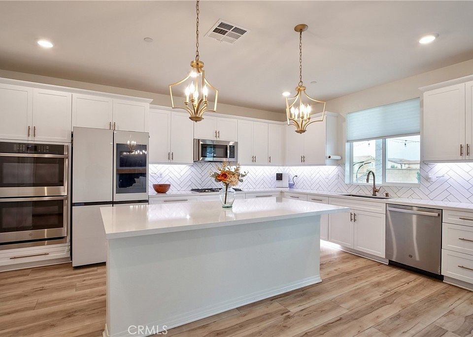 33063 Table Rock Dr, Winchester, CA 92596 | MLS #SW26016114 | Zillow