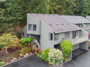 4704 SW Caldew St APT A, Portland, OR 97219