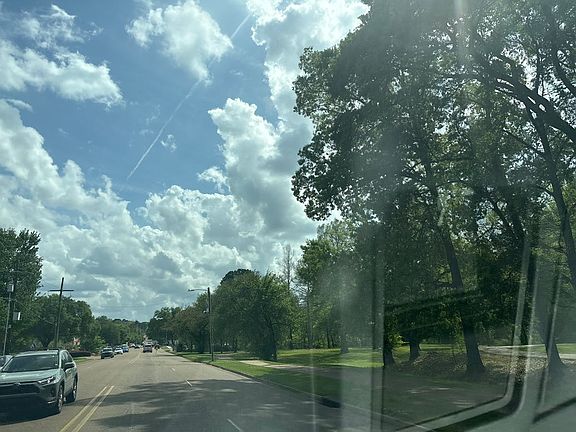 5th image of 33 McLain Ct