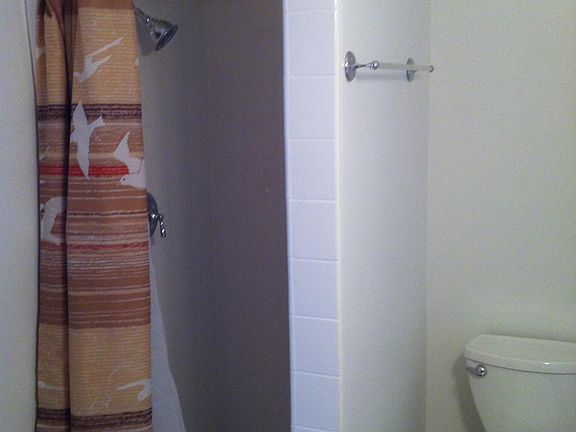 3rd image of 125 Palisades Dr