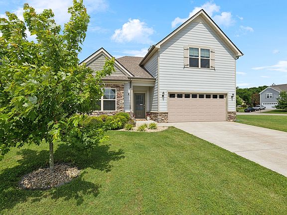 3rd image of 1216 Avery Dr