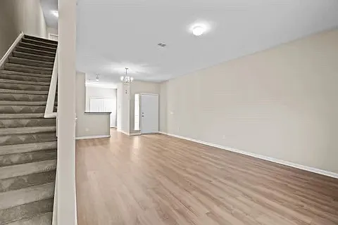 310 Scrub Jay Dr — Photo 4