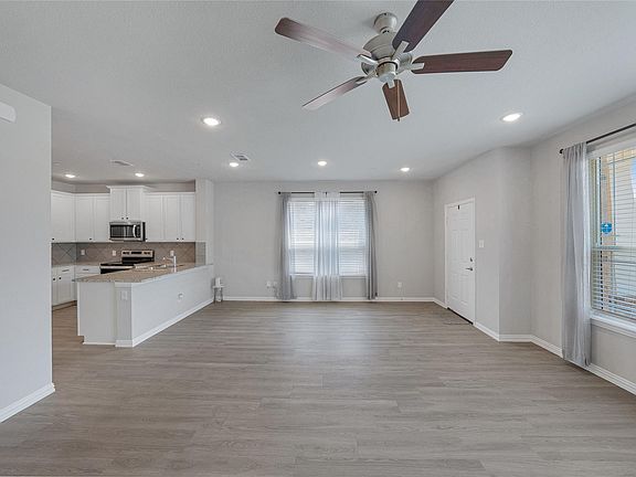4th image of 2744 Baneberry Ln