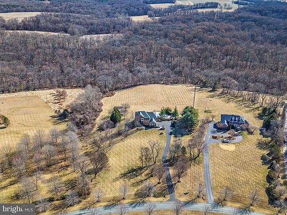 3rd image of 22321 Essex View Dr