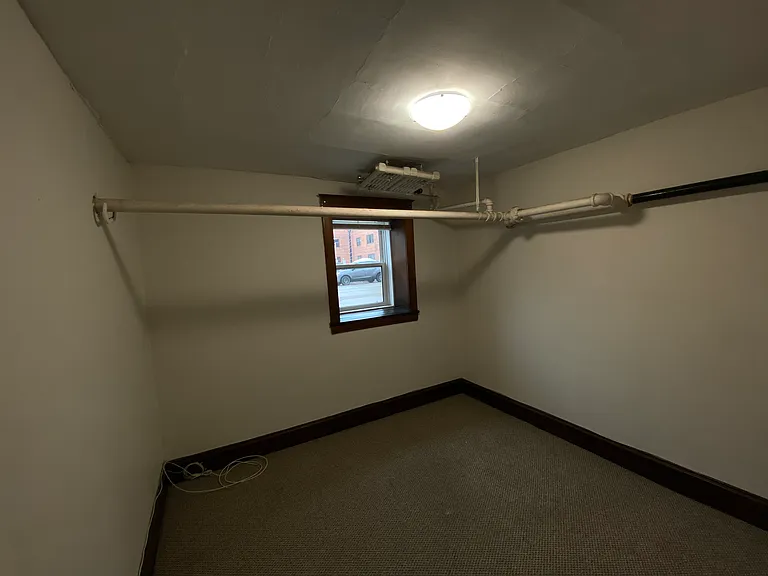 915 Corydon Ave — Photo 12