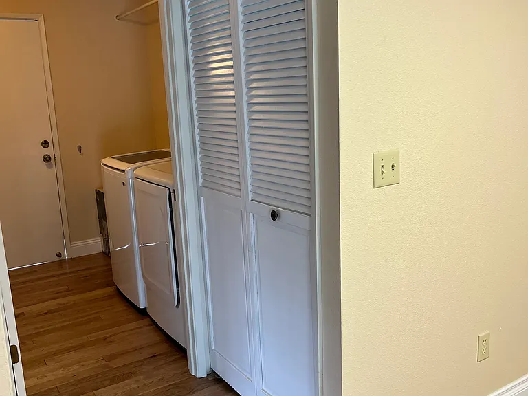 9875 SW Alsea Dr — Photo 32