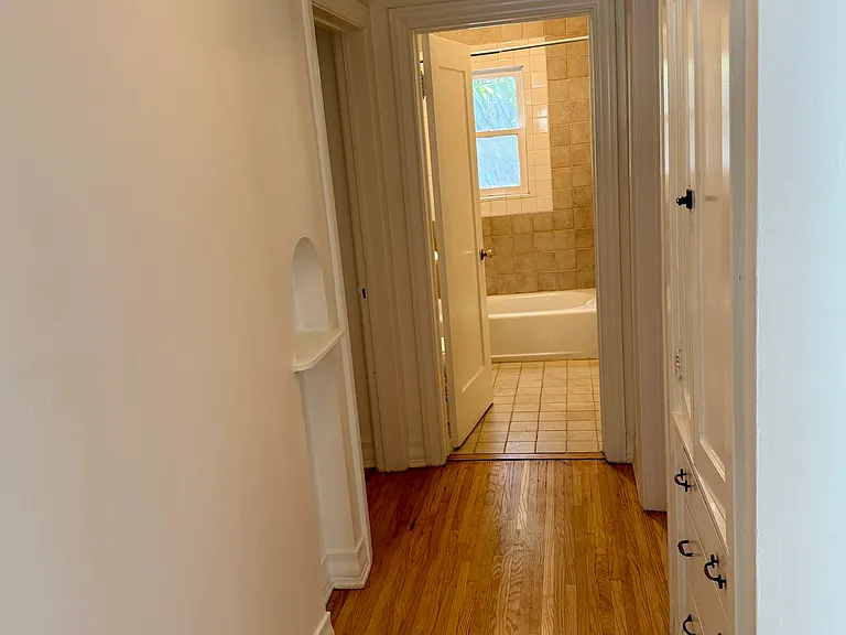 1042 S Hudson Ave #1/2 — Photo 10