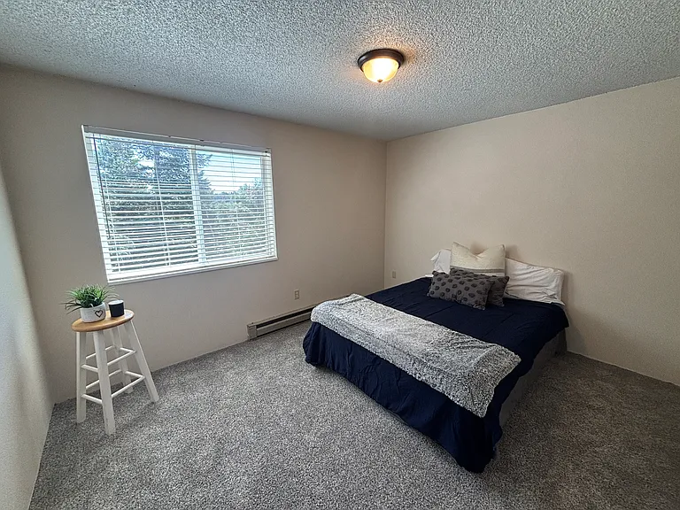 500 NE Maiden Ln #9 — Photo 11