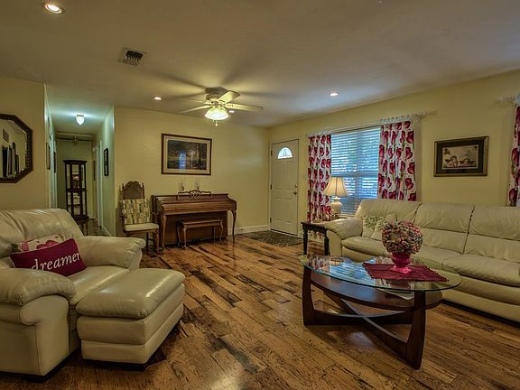 2nd image of 3293 Woody Way