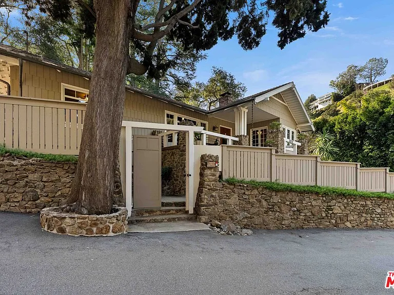 8050 Jovenita Canyon Dr — Photo 2