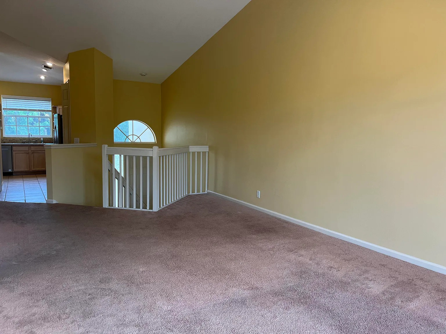 3 bed, 2.5 bath, 1750 sqft, $2,400 — Photo 4
