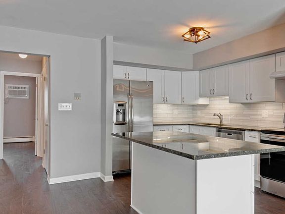 3rd image of 751 S Dwyer Ave APT B