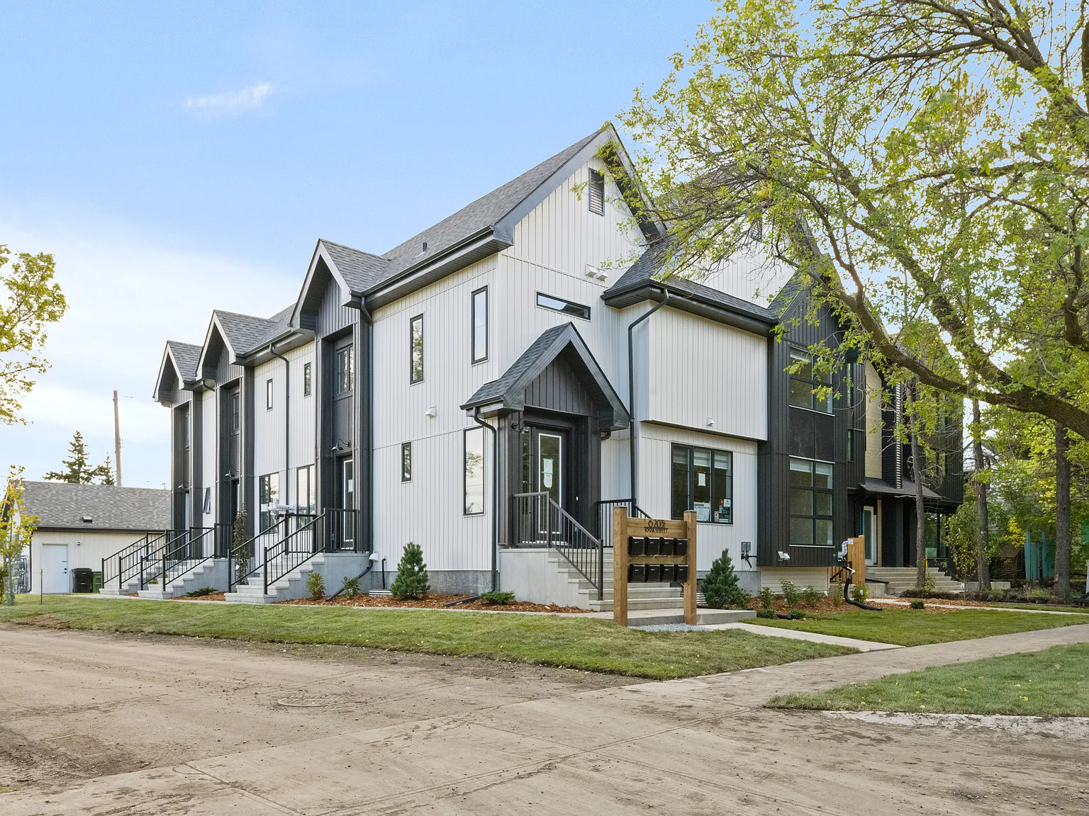 6203 109A Street Unit 4 Main — Photo 3