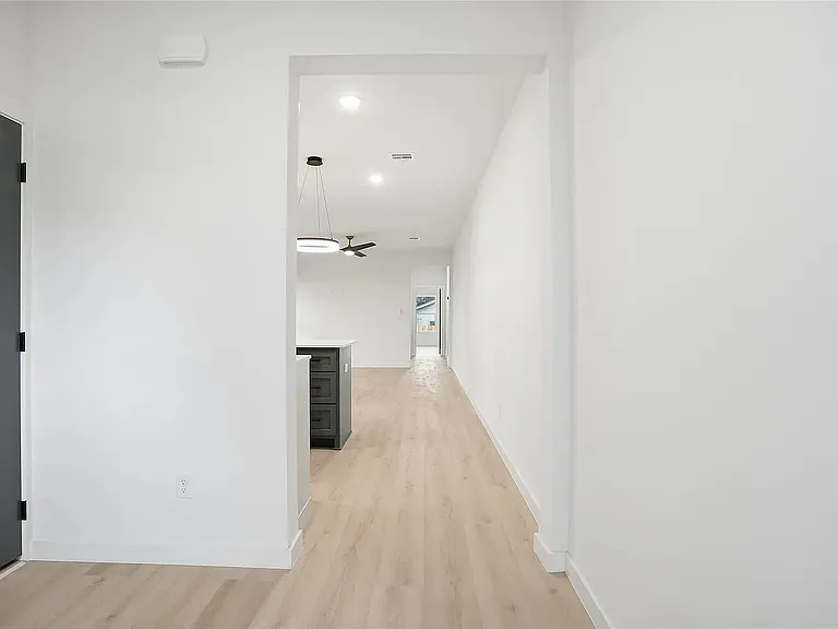 1435 N Main St #B — Photo 20