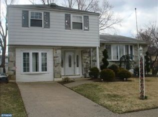 9705 Lochwood Rd, Philadelphia, PA 19115