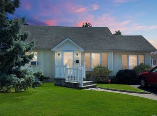 335 32nd St, Lindenhurst, NY 11757