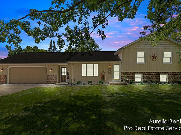 2nd image of 8835 Cottonwood Dr
