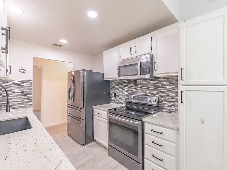 6822 Rivulet — Photo 17