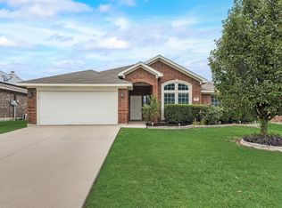 710 Lakeview Dr, Alvarado, TX 76009