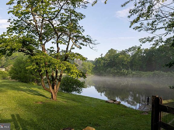 2nd image of 4 Valley Dell Blvd