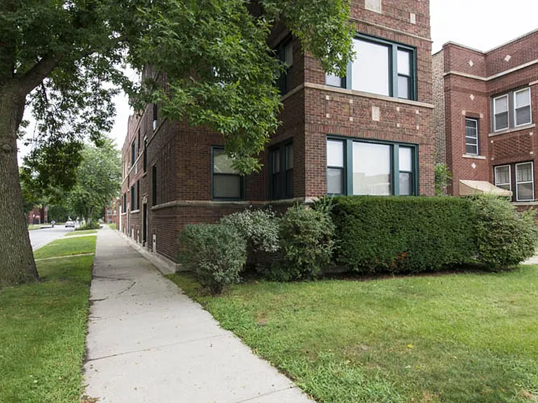 7201 S Calumet — Photo 11