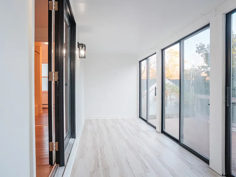 27 Main St #2 — Photo 18