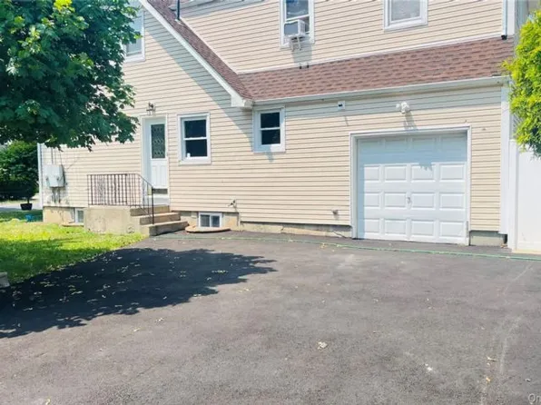 761 Jackson Ave, Lindenhurst, NY 11757