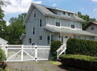 37 Oakdene Ave, Teaneck, NJ 07666