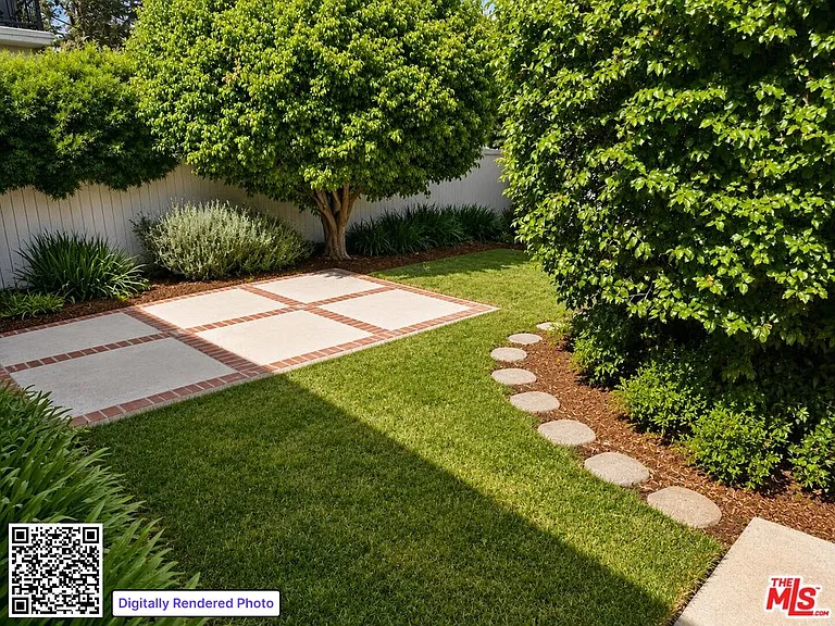 220 S Palm Dr — Photo 13